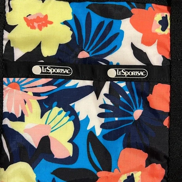 LeSportsac Alameda 3901 East/West Tote Bag and Pouch Set NWT - Picture 4 of 13